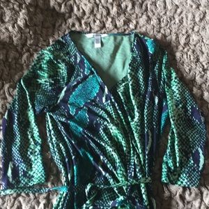 DVF wrap top 100% silk size 10